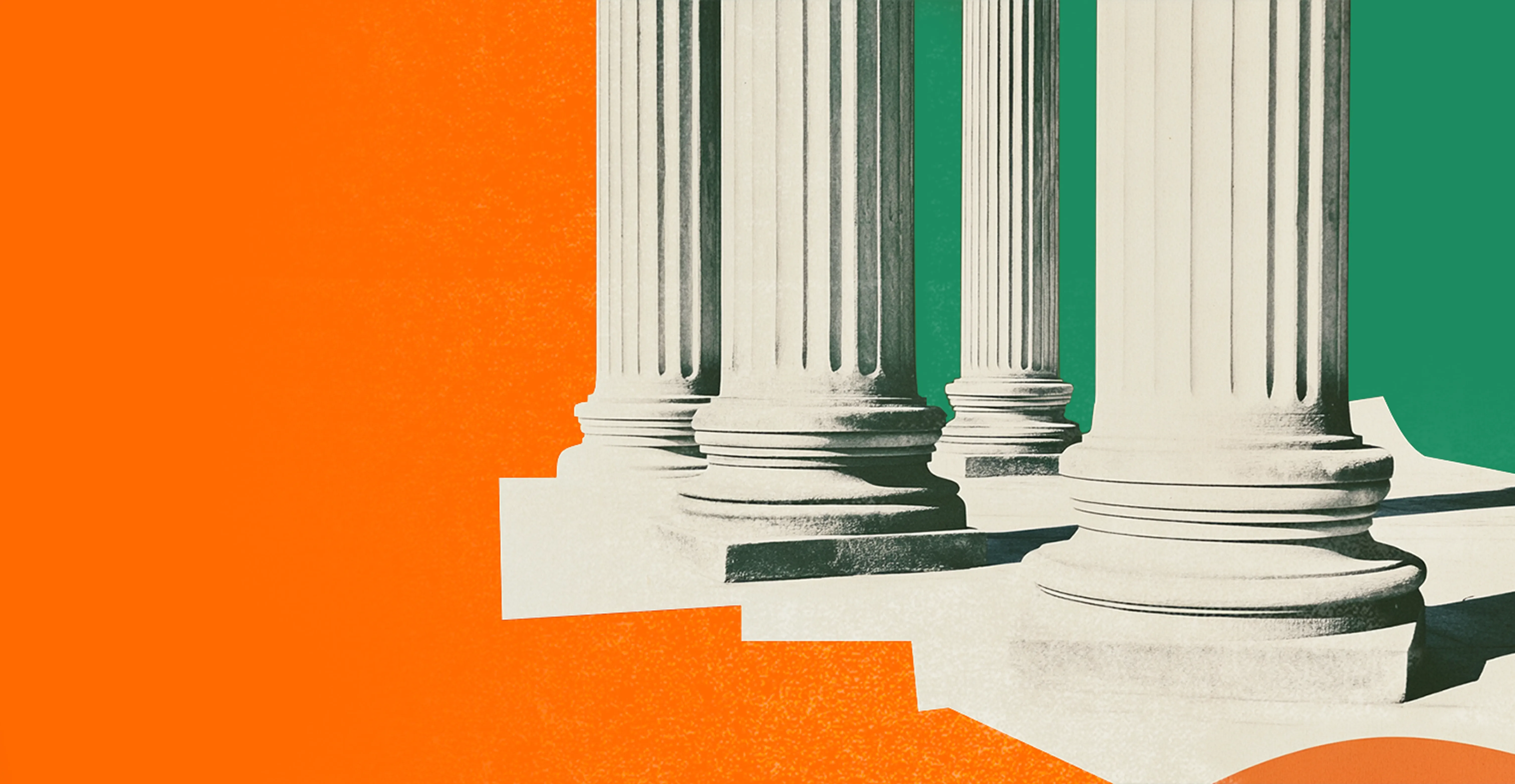 lustracja przedstawia klasyczne kolumny budynku sądu w nowoczesnym kolażowym stylu. Tło tworzą geometryczne płaszczyzny w kolorach pomarańczowym i zielonym, symbolizujące równowagę i trwałość prawa.